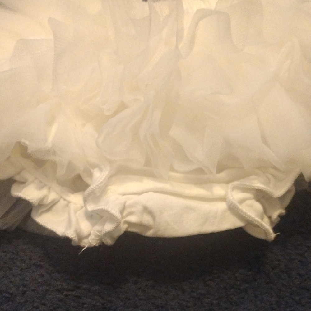 Set of Three Photo Shoot Tulle Skirts with Gold and Cream Accents - Picture 6 of 7